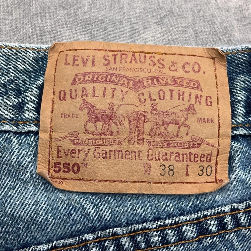 Levis 550 Jeans Men 34W 30L Blue Fade Relaxed Black Bat Wing‎ Flaws VTG USA